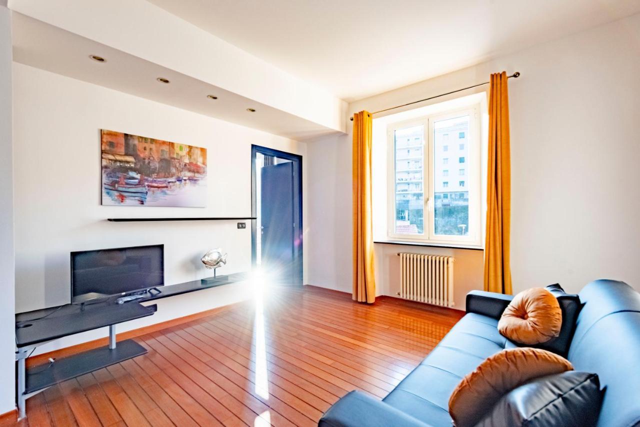 Joivy Modern Flat Next To The Sea Lägenhet Genua Exteriör bild